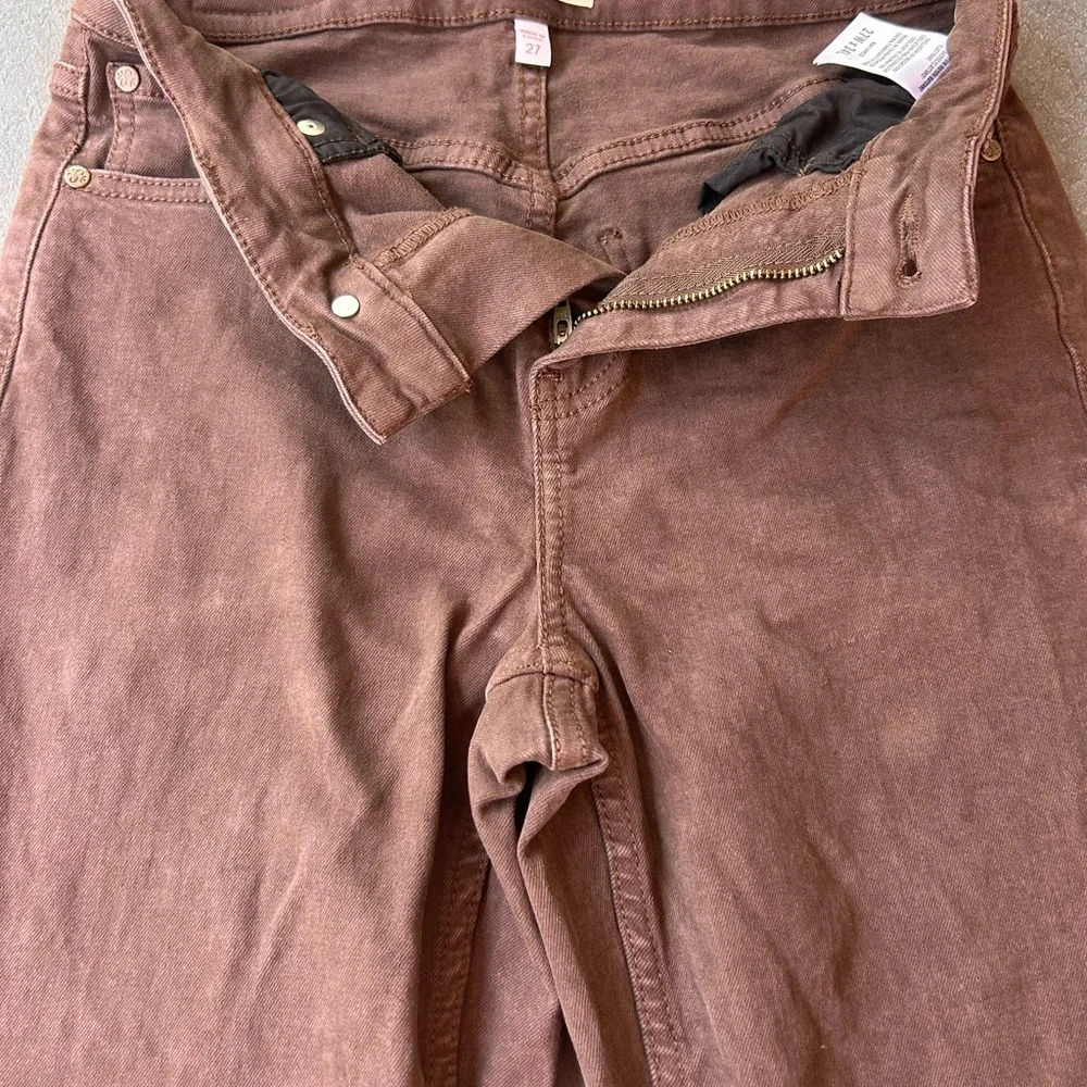 Shyanne Slim Straight Jeans in Rust Brown